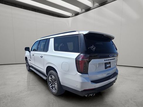 Used 2025 Chevrolet Suburban Z71 AWD/4WD image 5