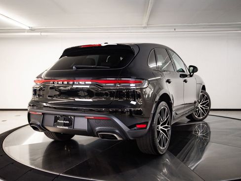 Certified 2025 Porsche Macan AWD/4WD image 7