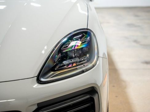 Used 2022 Porsche Cayenne S Platinum image 6