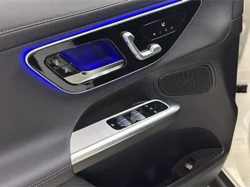 Used 2026 Mercedes-Benz GLC 300 4MATIC image 16