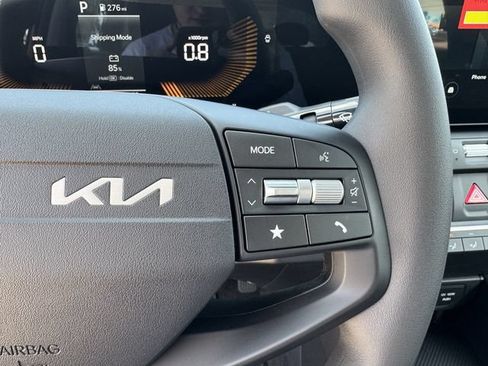 New 2026 Kia K4 FWD image 32