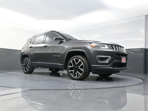 Used 2018 Jeep Compass Limited w/ Safety & Security Group image 27