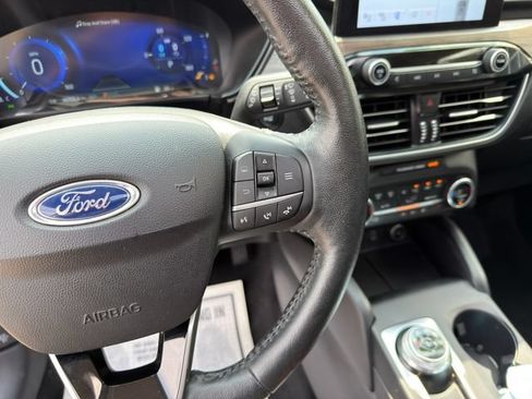 Used 2020 Ford Escape Titanium AWD/4WD image 46
