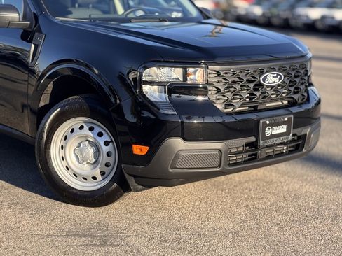 Used 2025 Ford Maverick XL image 3