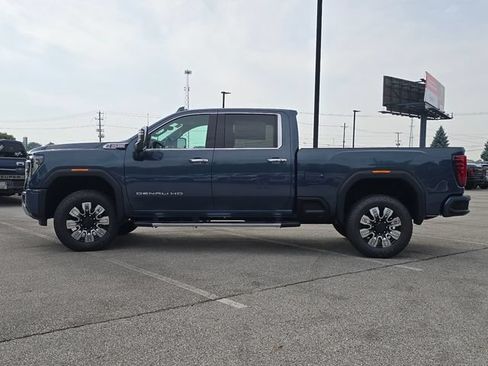 New 2026 GMC Sierra 2500 Denali w/ Denali Reserve Package AWD/4WD image 16