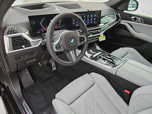 New 2026 BMW X5 xDrive40i w/ Executive Package image 3