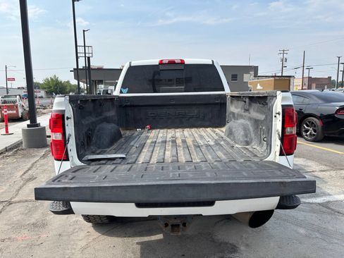 Used 2015 GMC Sierra 2500 Denali w/ Duramax Plus Package AWD/4WD image 6