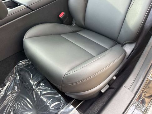 Used 2024 MAZDA MAZDA3 s image 19