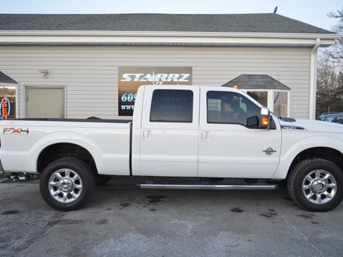 Used 2011 Ford F350 Lariat w/ Lariat Interior Pkg image 4