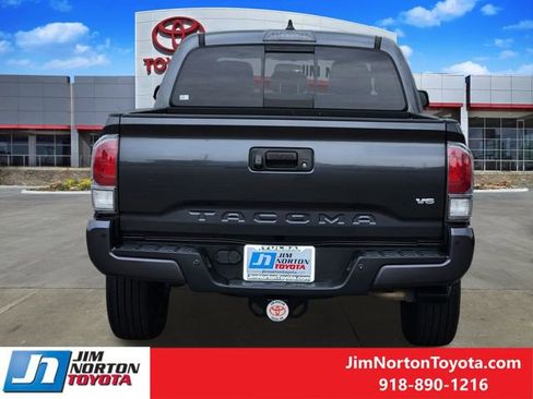 Used 2021 Toyota Tacoma TRD Sport w/ Technology Package image 7