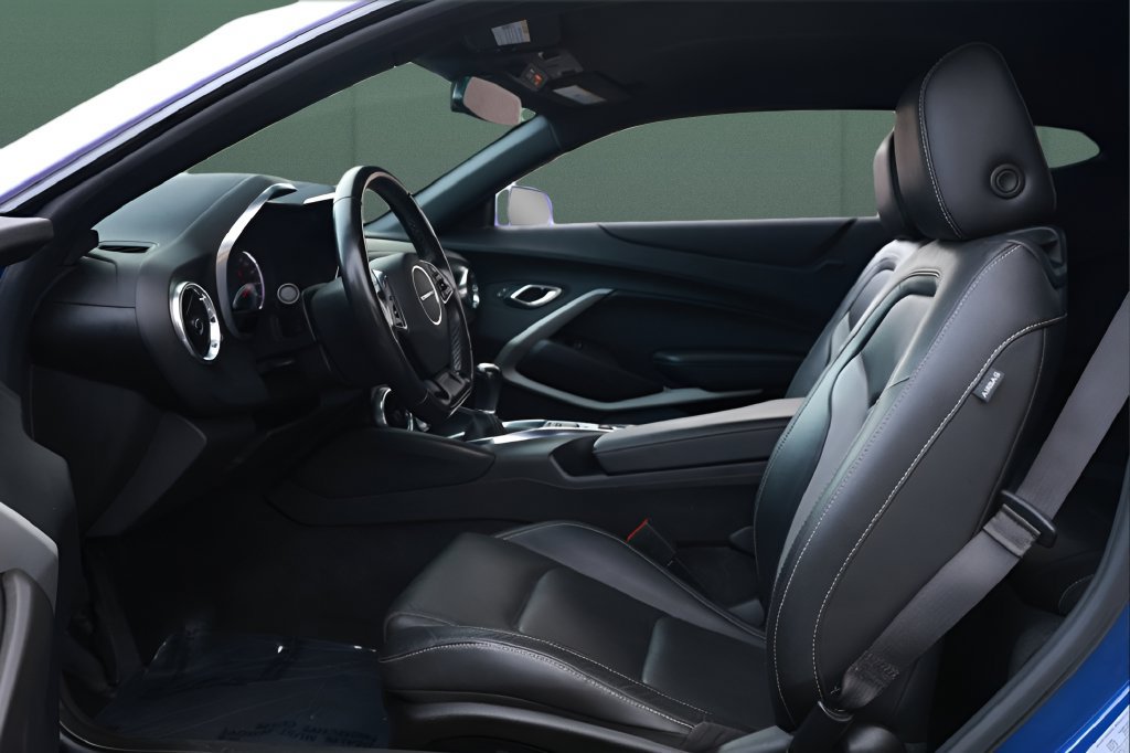Used 2021 Chevrolet Camaro LT w/ RS Package RWD image 22