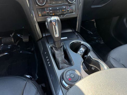 Used 2018 Ford Explorer XLT w/ Equipment Group 202A image 17