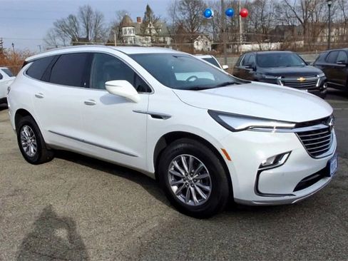 Certified 2024 Buick Enclave Essence image 2