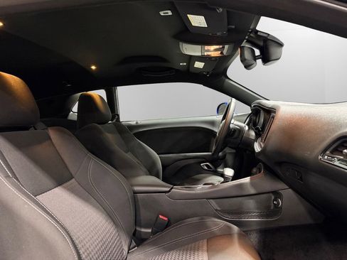 Used 2019 Dodge Challenger SXT image 14