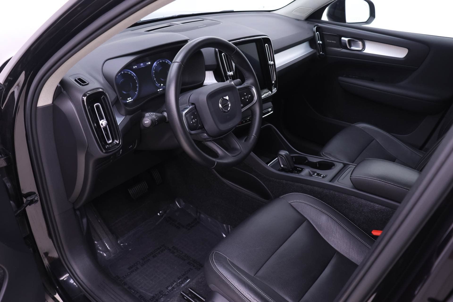 Used 2019 Volvo XC40 T5 Momentum AWD/4WD image 6