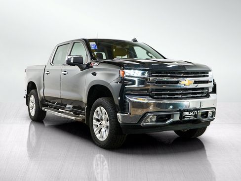 Used 2022 Chevrolet Silverado 1500 LTZ w/ Z71 Off-Road Package AWD/4WD image 7