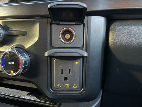 Certified 2023 Ford F350 Lariat w/ Chrome Package image 32