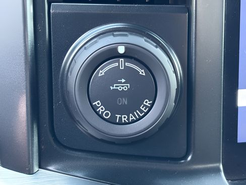 Used 2023 Ford F150 Lariat w/ Equipment Group 502A High AWD/4WD image 17