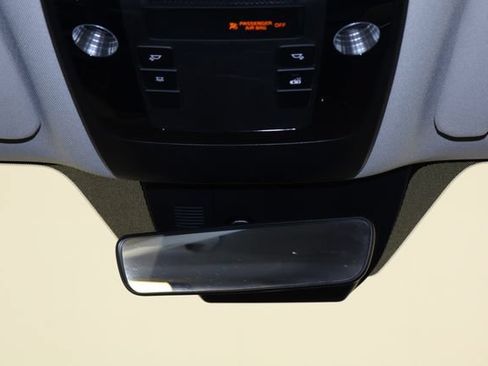 Used 2023 Kia Carnival LX FWD image 25