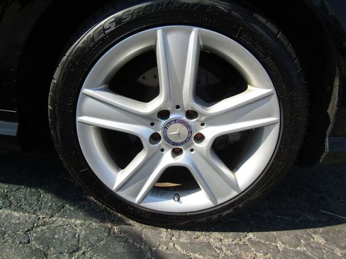 Used 2012 Mercedes-Benz C 300 4MATIC Sedan image 33