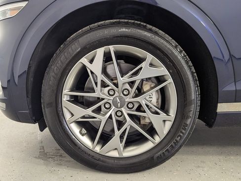 Used 2025 Genesis GV70 2.5T AWD/4WD image 9