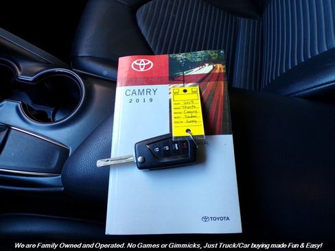 Used 2019 Toyota Camry SE image 45