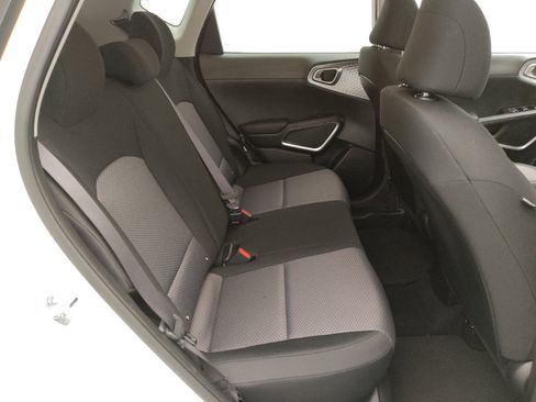 Used 2025 Kia Soul LX image 19