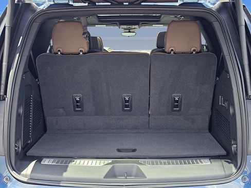 New 2026 Chevrolet Tahoe High Country AWD/4WD image 9