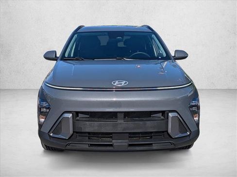 Used 2025 Hyundai Kona SEL FWD image 2