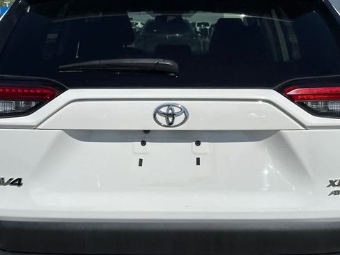 Used 2021 Toyota RAV4 XLE AWD/4WD image 19