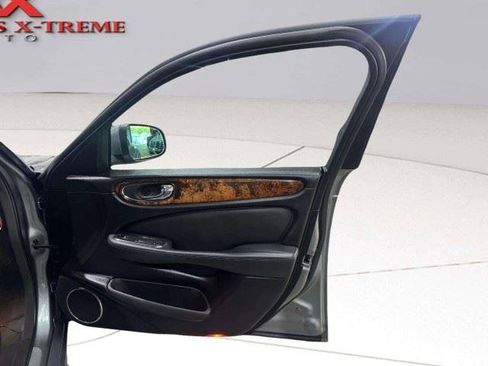 Used 2008 Jaguar XJ8 RWD image 39