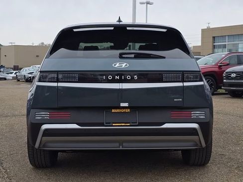 New 2026 Hyundai Ioniq 5 SE image 15