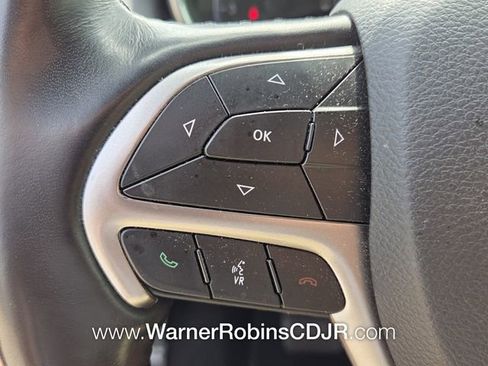 Used 2020 Jeep Grand Cherokee Altitude RWD image 26