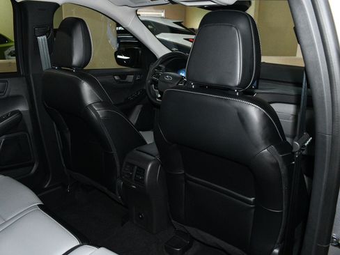 Used 2024 Ford Escape Platinum AWD/4WD image 16