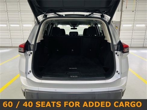 Used 2024 Nissan Rogue SV image 8