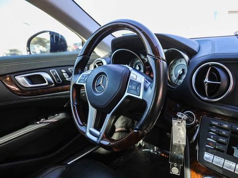 Used 2013 Mercedes-Benz SL 550 image 15