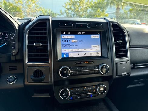 Used 2019 Ford Expedition Max Limited image 17