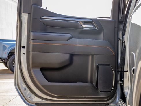 Used 2025 GMC Sierra 1500 AT4 w/ AT4 Premium Package image 38