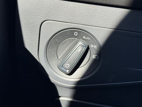 Used 2024 Volkswagen Tiguan Wolfsburg Edition image 31