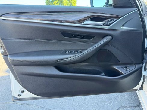 Used 2018 BMW 530i w/ Premium Package RWD image 25