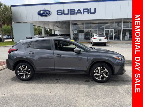 Used 2025 Subaru Crosstrek 2.0i Premium AWD/4WD image 2