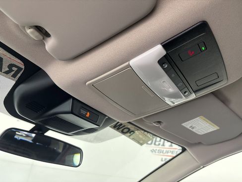 Used 2025 Nissan Rogue SV image 18