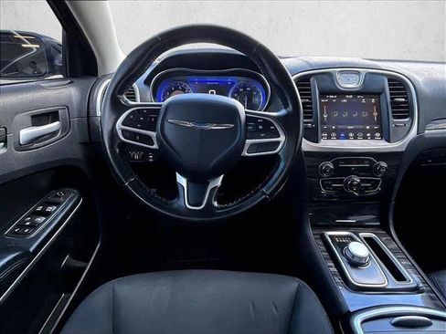 Used 2019 Chrysler 300 Touring w/ Sport Appearance Package RWD image 7