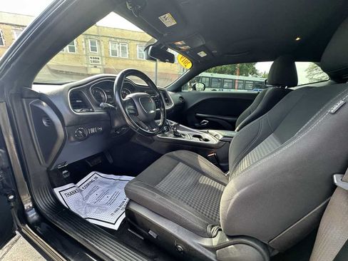 Used 2019 Dodge Challenger SXT AWD/4WD image 10