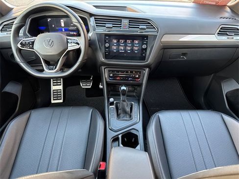 Certified 2022 Volkswagen Tiguan SE R-Line image 29