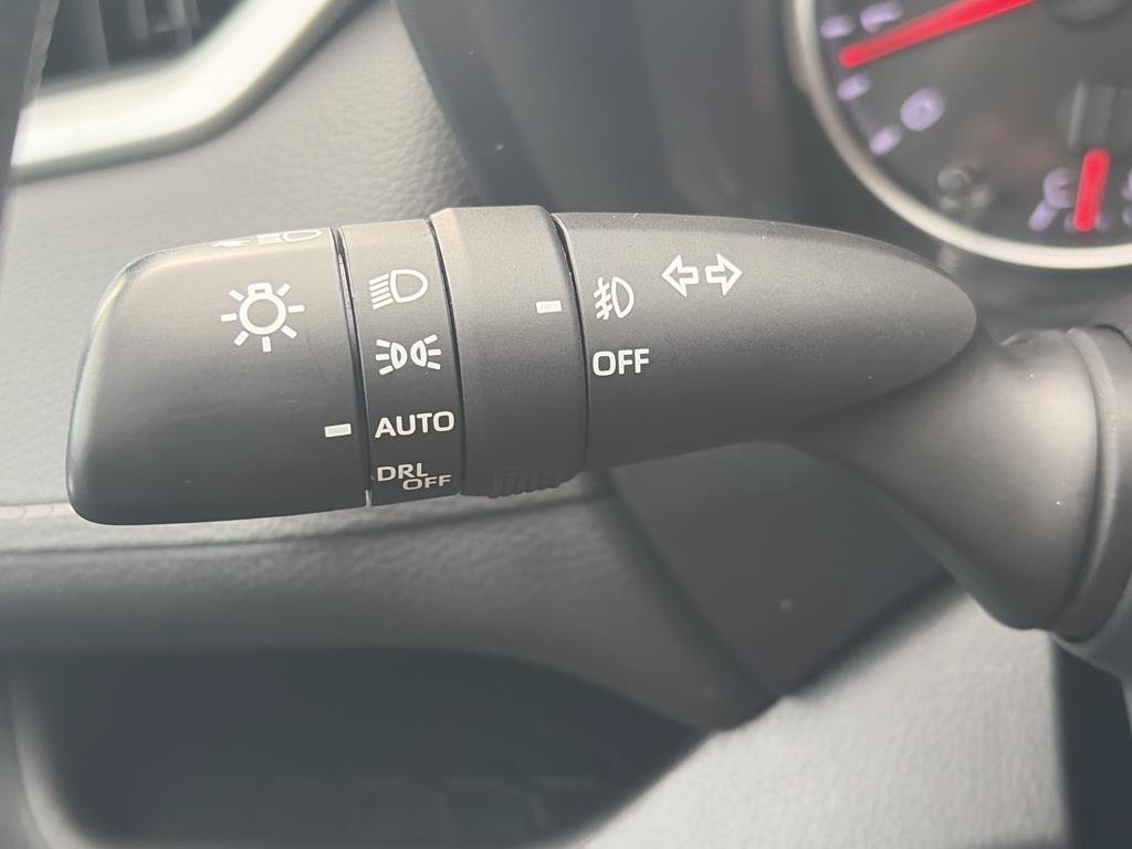 Used 2021 Toyota RAV4 XLE AWD/4WD image 10