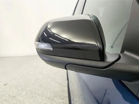 Used 2025 Chevrolet Traverse High Country FWD image 18