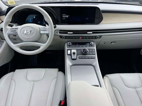 Used 2025 Hyundai Palisade Limited AWD/4WD image 13