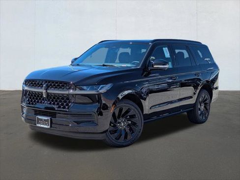 New 2026 Lincoln Navigator Reserve w/ Jet Appearance Package AWD/4WD image 1