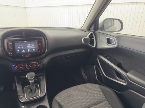 Used 2020 Kia Soul LX image 16